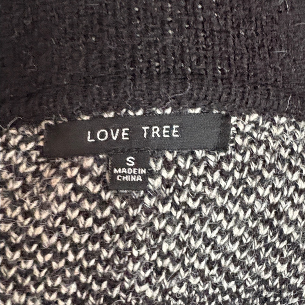 Love Tree black and gray checker block open front long line 2 pocket cardigan - Picture 11 of 16